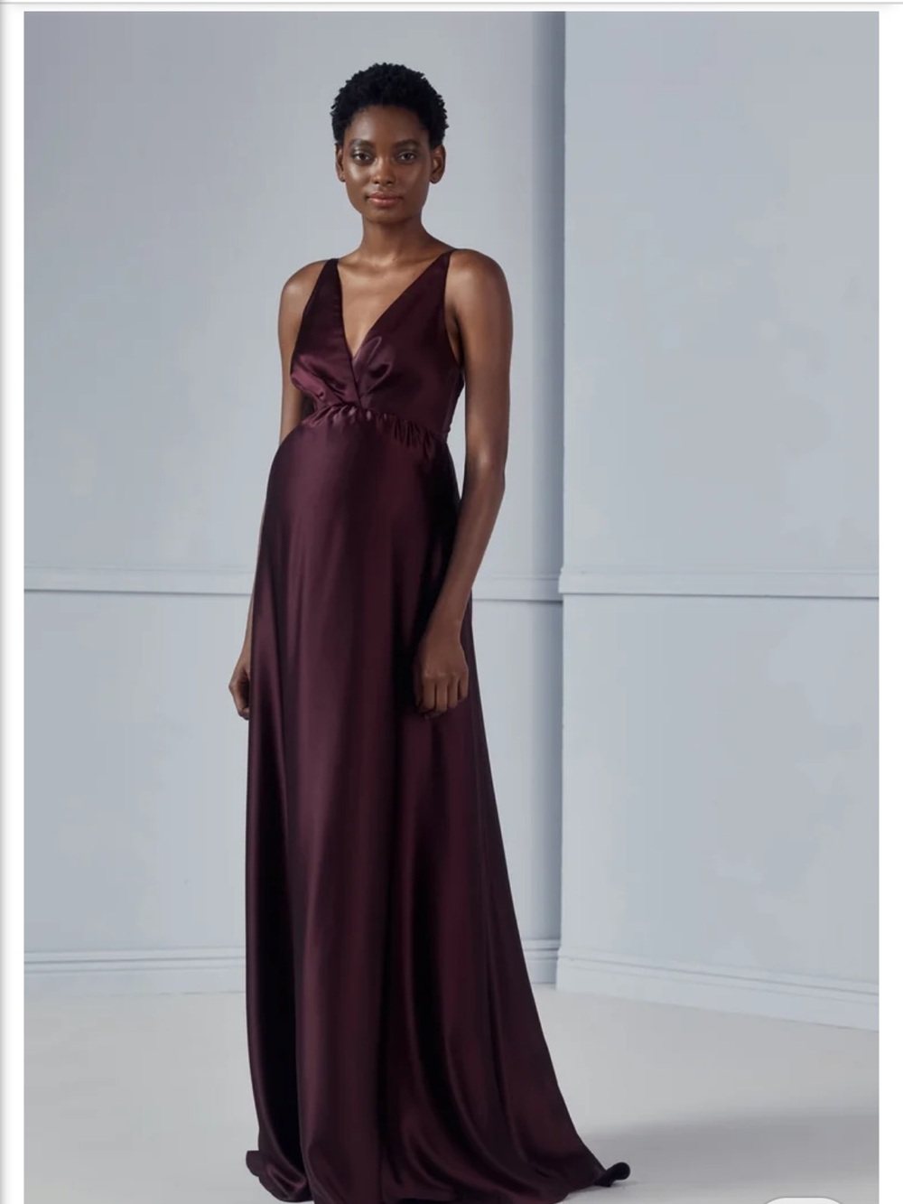 Elegant V-Neck Satin Evening Gown - Plum